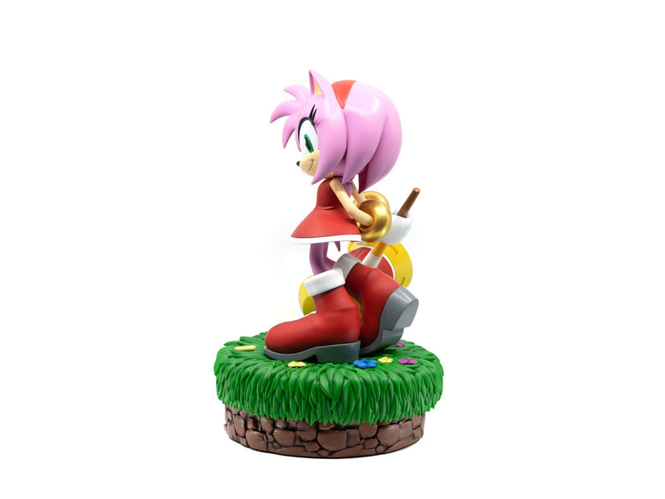 Sonic the Hedgehog Statue Amy